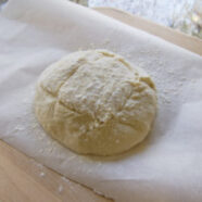 40 minutes of rest, some flour and scoring – ready to bake